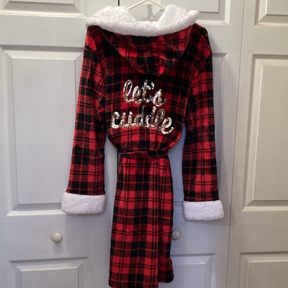 Plaid Red and Black Women's Robe - Picture 3 of 7